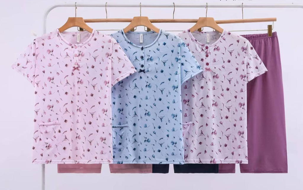 [F154-BLAUW-M] Dames Pyjama - Bloemen motief met 3-kwartsbroek (Blauw, M)